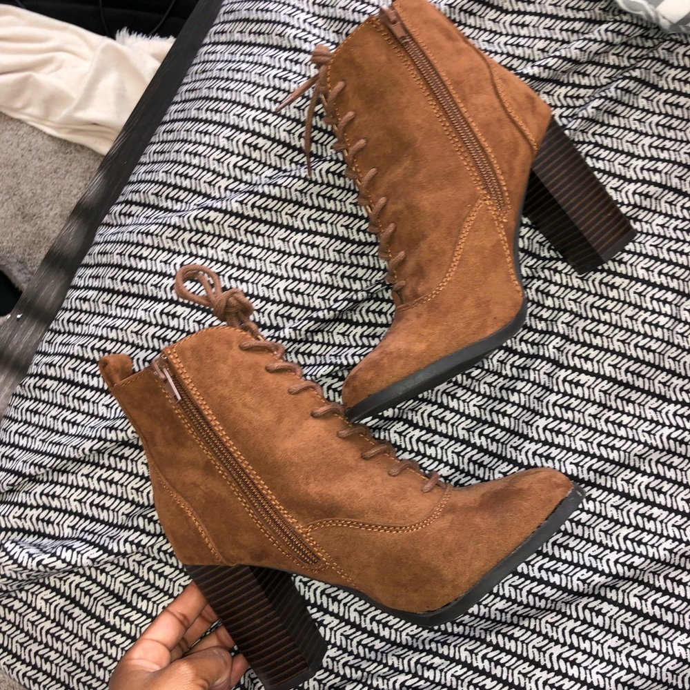 Cognac heeled booties